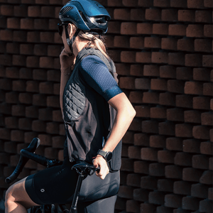 IRIDESCENT DIAMOND VEST-W