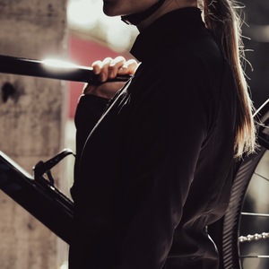 WINDING ROAD BLACK-W