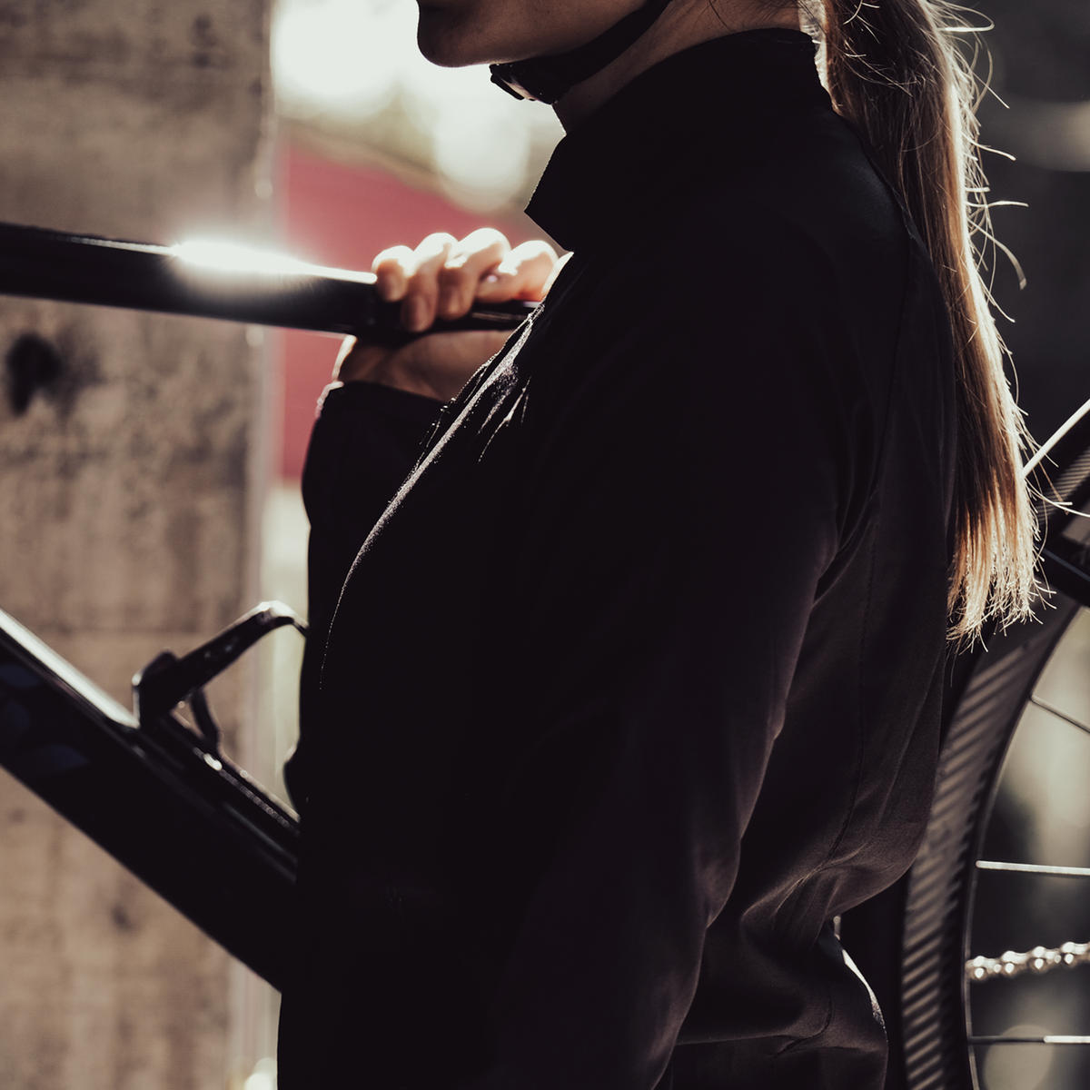 WINDING ROAD BLACK-W